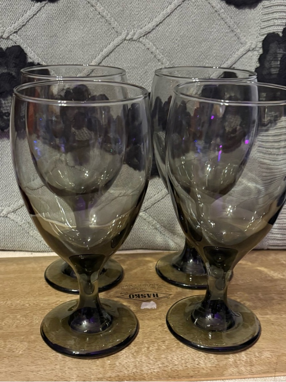 4 Vintage Libbey Smoke Gray Glass Water Wine Goblets 7 inches - Picture 3 of 6